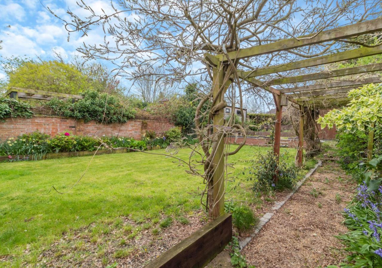 Вилла 39 London Road Хейлсуорт Экстерьер фото